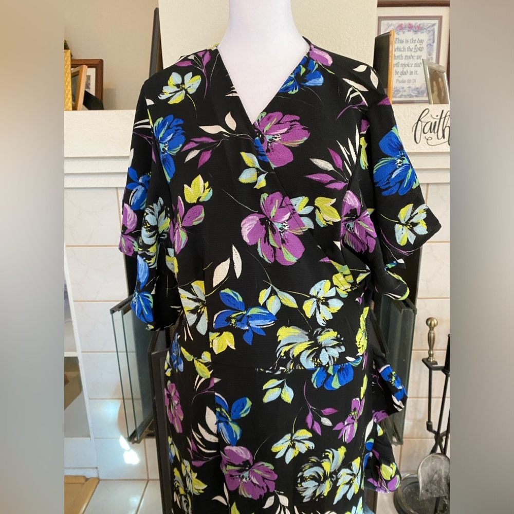 Loralette Dress It’s a Wrap, Midi, Color:  Black W/ Fable Floral Print 22/24 - Picture 3 of 9